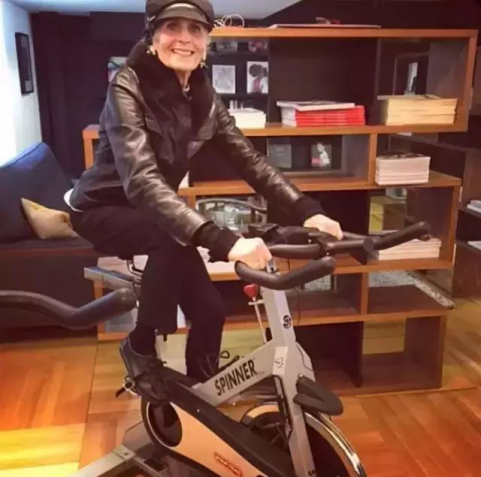 1543310696372901.png blob.png