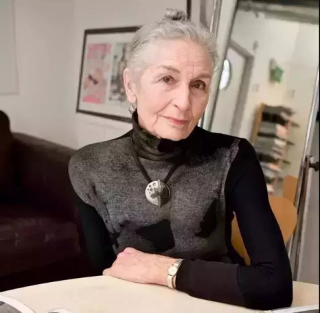 1543310772684949.png blob.png