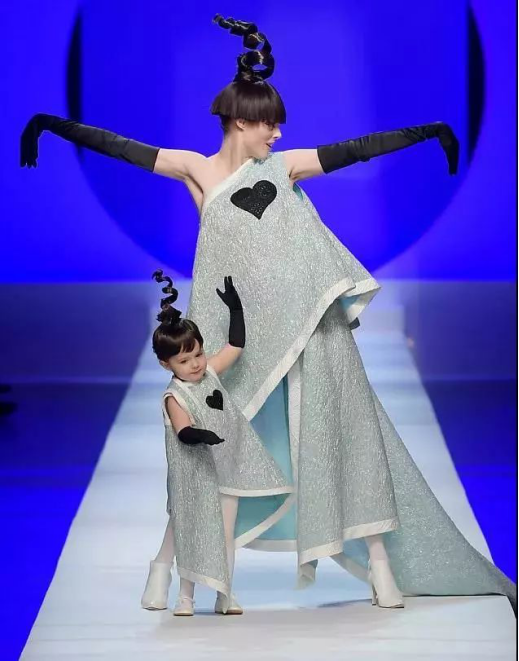 1543541530911938.png blob.png