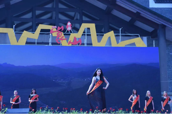 1543829678782060.png blob.png