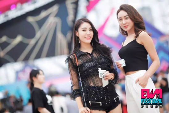 1544150556614502.png blob.png