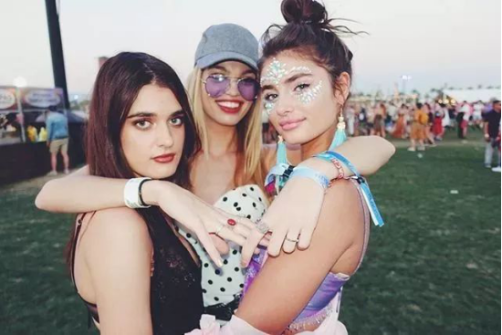 1544151138634477.png blob.png